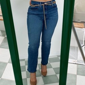 SOLD LEVIS 724 High Rise Straight